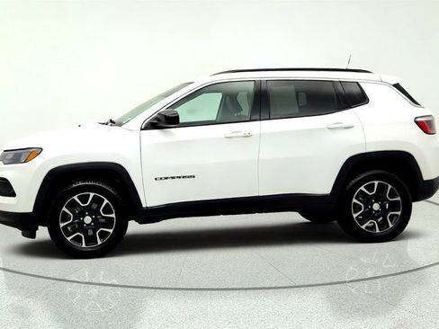 Used 2022 Jeep Compass Latitude AWD/4WD image 8