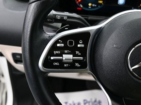 Used 2022 Mercedes-Benz GLA 250 w/ Premium Package Lite image 17