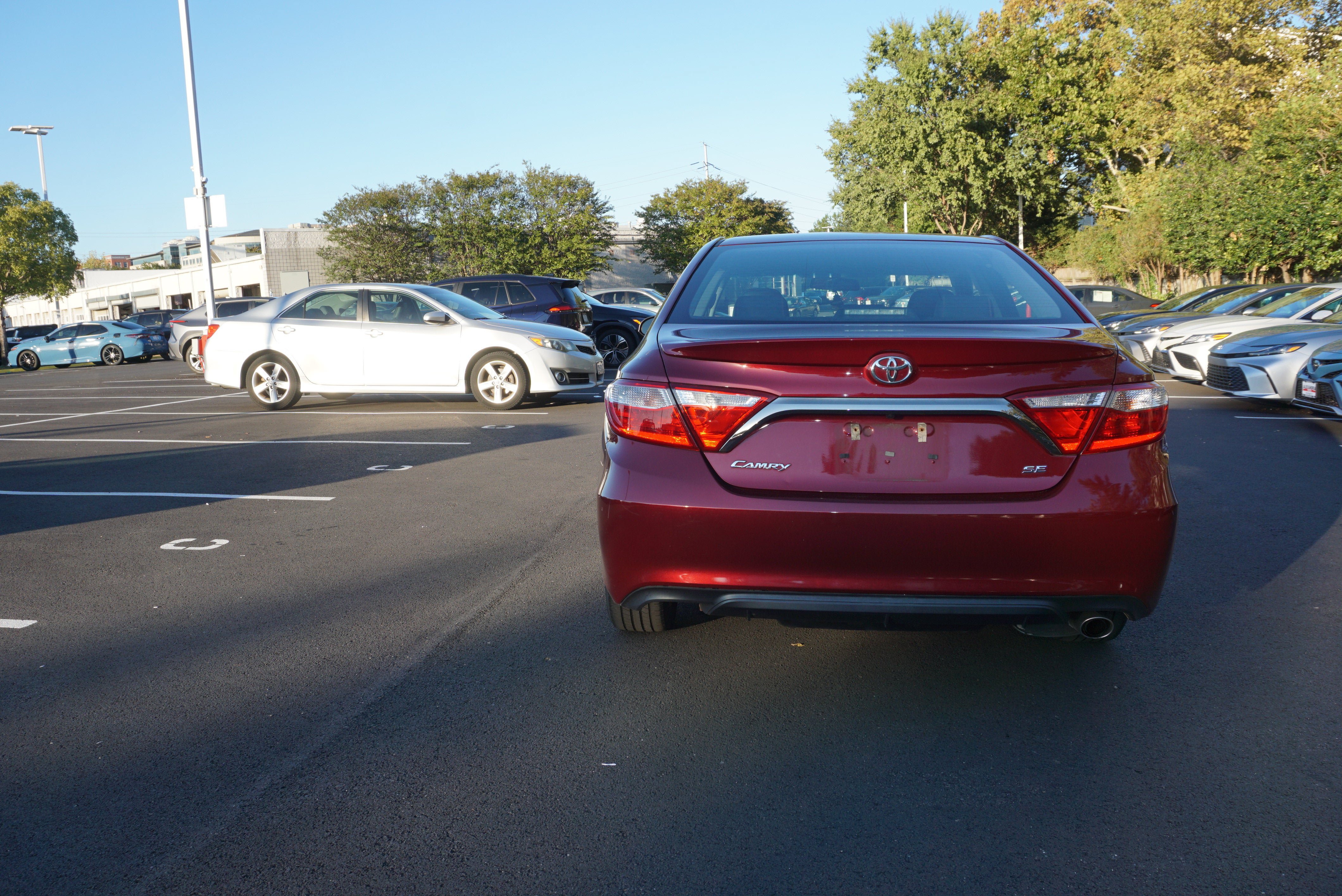 Used 2016 Toyota Camry SE w/ Protection Package (Q2) FWD image 4