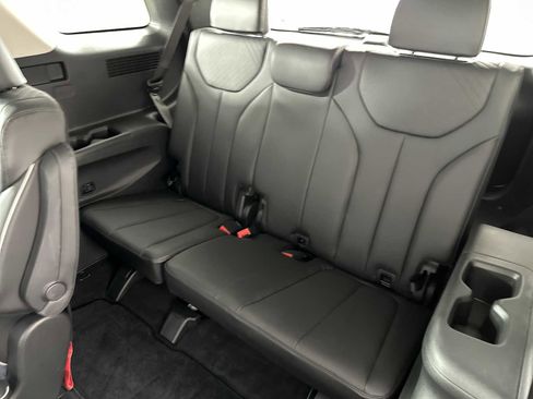 Used 2025 Hyundai Palisade SEL FWD image 24