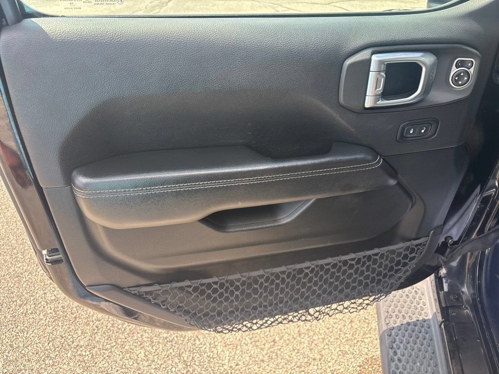 Used 2020 Jeep Wrangler Unlimited Sahara AWD/4WD image 17