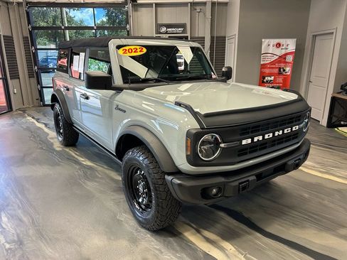 Used 2022 Ford Bronco Black Diamond AWD/4WD image 1