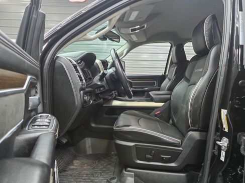 Used 2023 RAM 4500 Laramie AWD/4WD image 19