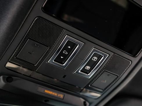 New 2026 Land Rover Defender 110 X-Dynamic SE AWD/4WD image 45