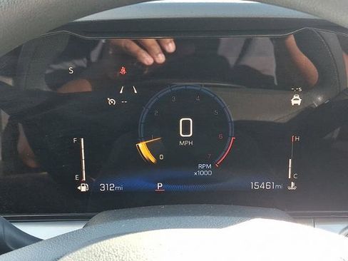 Used 2024 Chevrolet Trax LT image 19