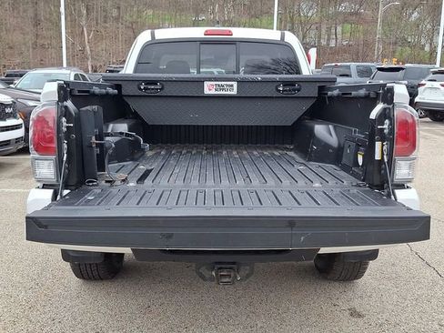 Used 2022 Toyota Tacoma TRD Sport image 28