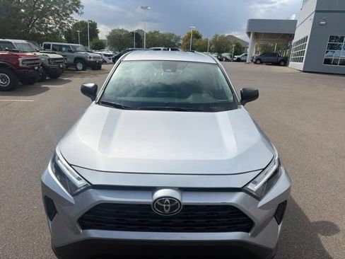 Used 2025 Toyota RAV4 LE AWD/4WD image 4