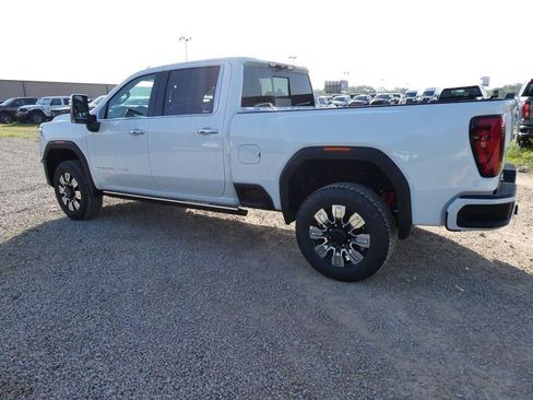 New 2026 GMC Sierra 2500 Denali w/ Denali Reserve Package AWD/4WD image 8