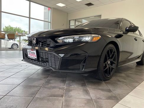 Used 2025 Honda Civic Sport image 14