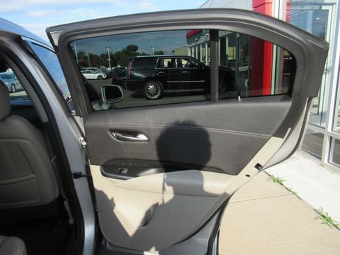 Used 2021 Cadillac XT4 Premium Luxury FWD image 12