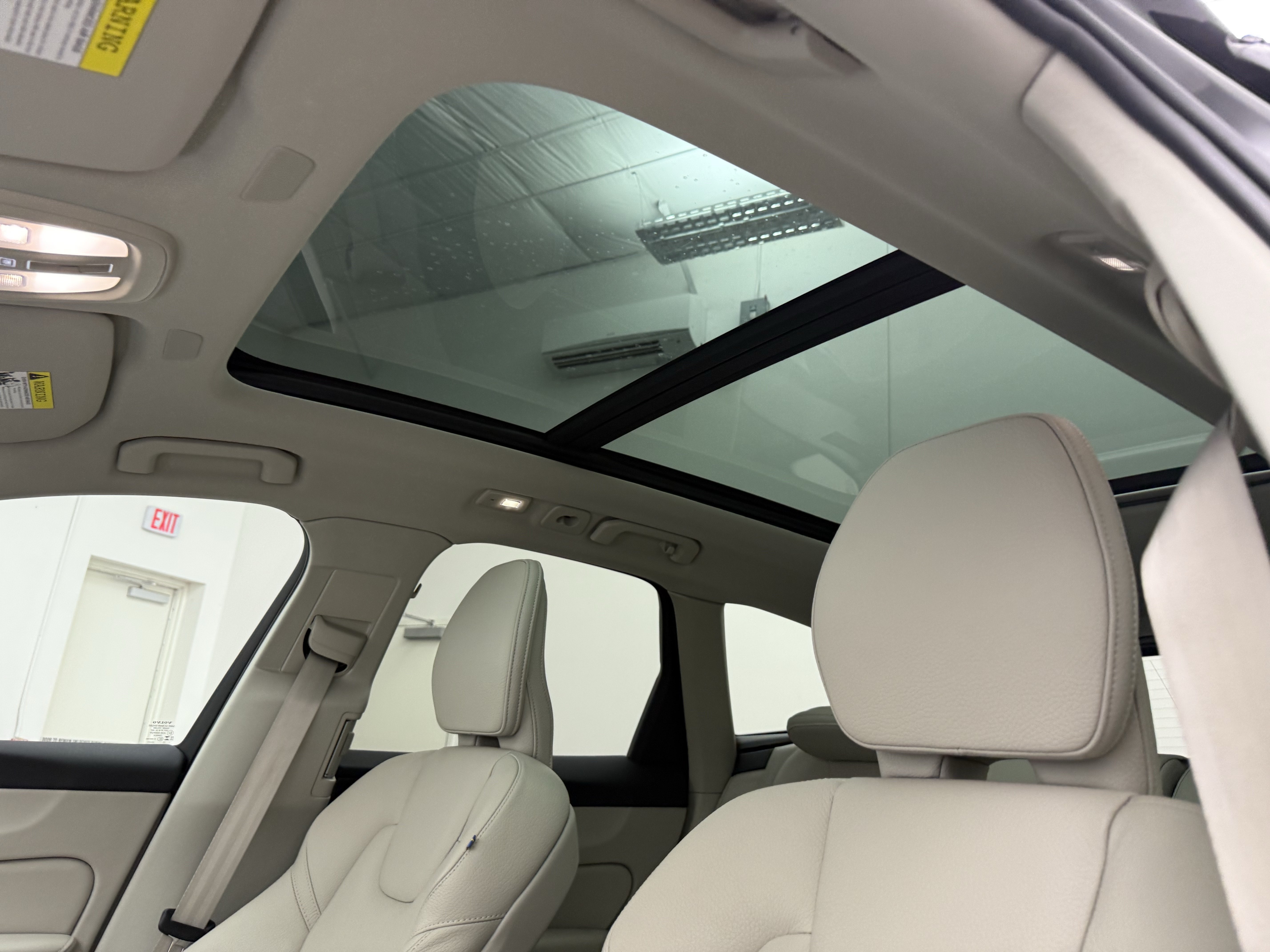Certified 2024 Volvo XC60 B5 Plus w/ Protection Package Premier AWD/4WD image 14