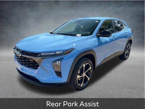 Used 2024 Chevrolet Trax RS w/ Driver Confidence Package FWD image 4