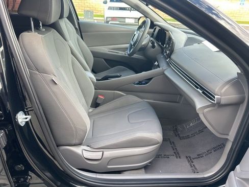 Certified 2023 Hyundai Elantra SEL image 25