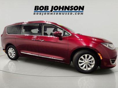Used 2019 Chrysler Pacifica Touring-L