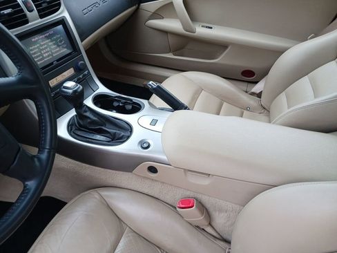 Used 2005 Chevrolet Corvette Coupe w/ Preferred Equipment Group image 11