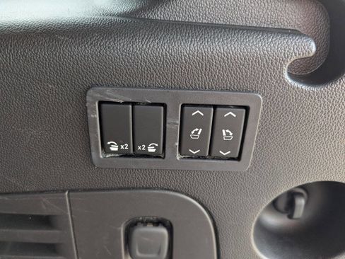 Used 2017 Chevrolet Suburban Premier image 13