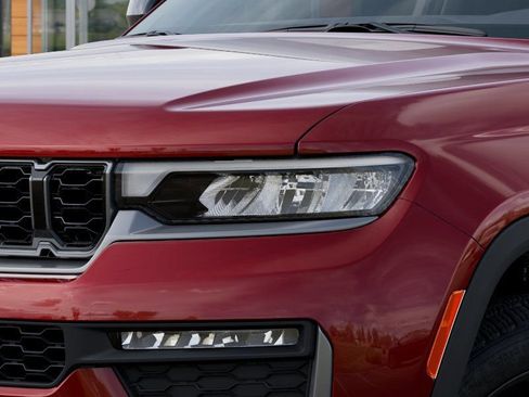 New 2026 Jeep Grand Cherokee Limited w/ Limited Altitude Package AWD/4WD image 10