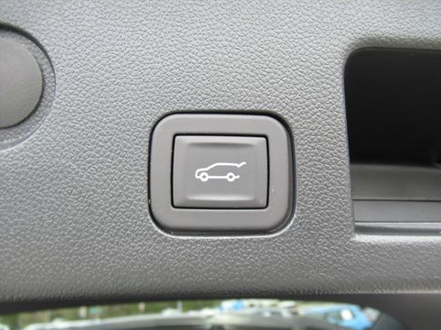 Used 2025 GMC Terrain Elevation w/ Elevation Premium Package image 31