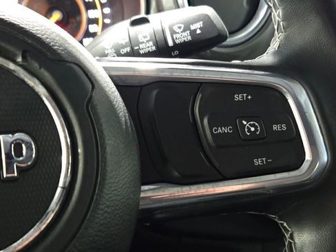 Used 2021 Jeep Wrangler Unlimited Sahara image 35