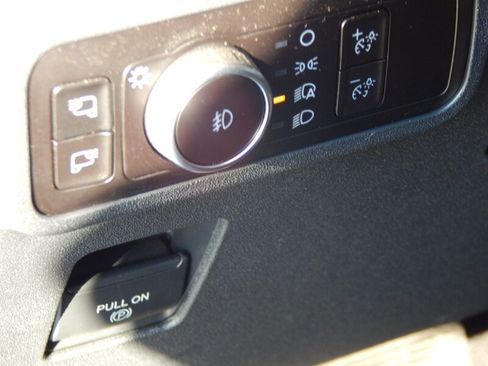 Used 2023 Ford Bronco Wildtrak image 30