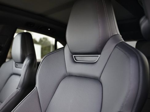 New 2025 Porsche Macan Electric image 23