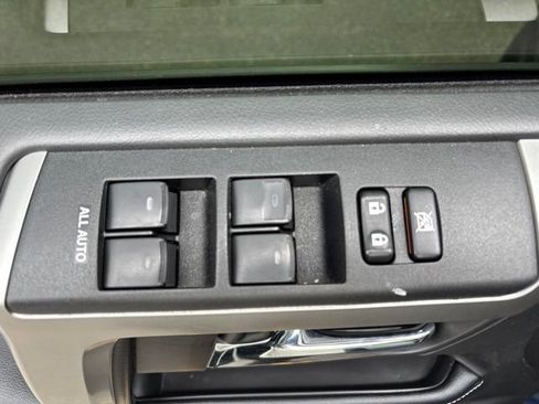 Used 2018 Toyota 4Runner SR5 Premium AWD/4WD image 12