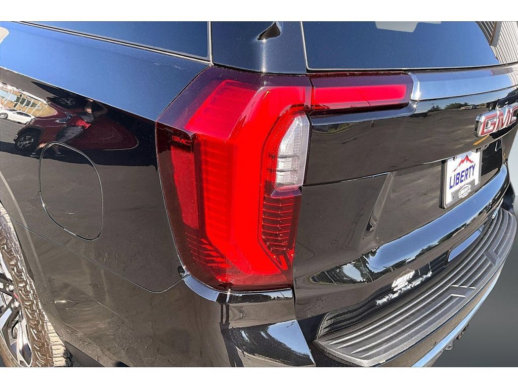 Used 2025 GMC Yukon XL AT4 w/ AT4 Premium Package AWD/4WD image 20
