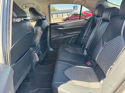 Used 2020 Toyota Camry SE FWD image 7