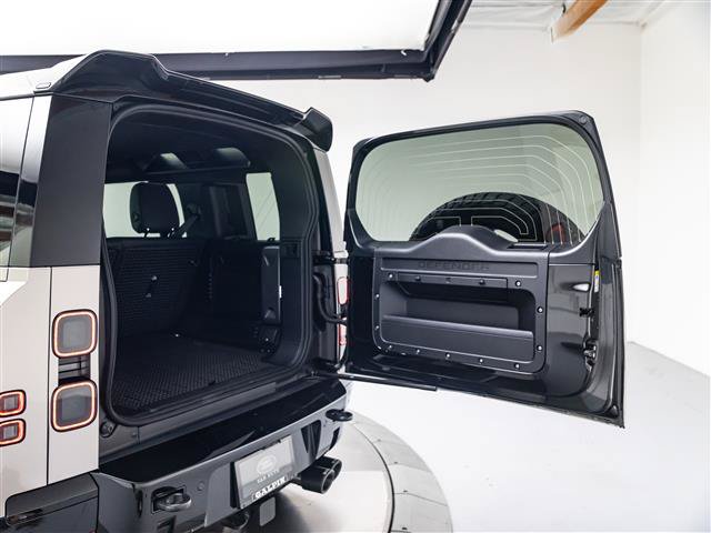 New 2026 Land Rover Defender 110 X-Dynamic SE AWD/4WD image 36