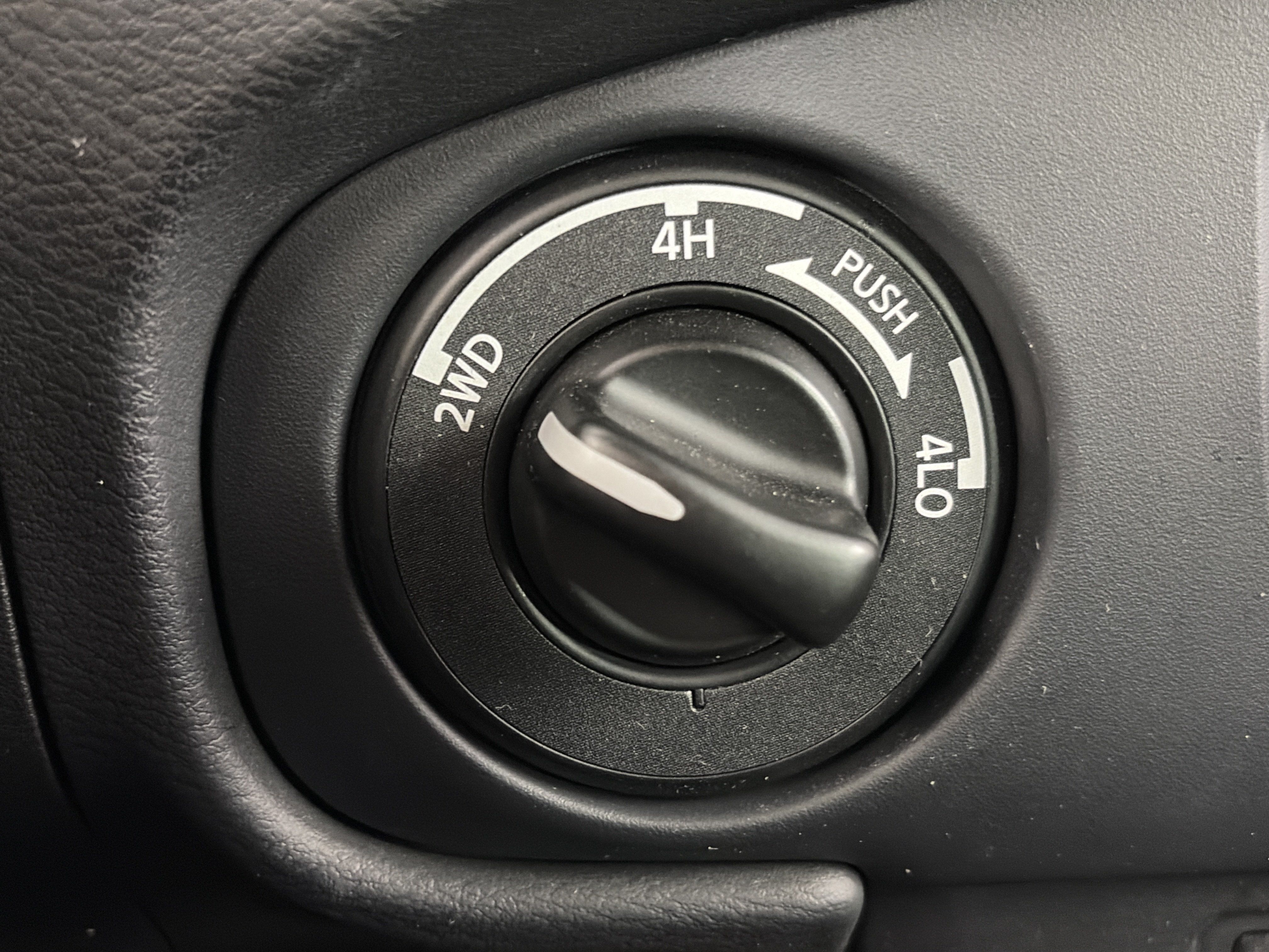 Used 2023 Nissan Frontier PRO-4X w/ Pro Convenience Package AWD/4WD image 17