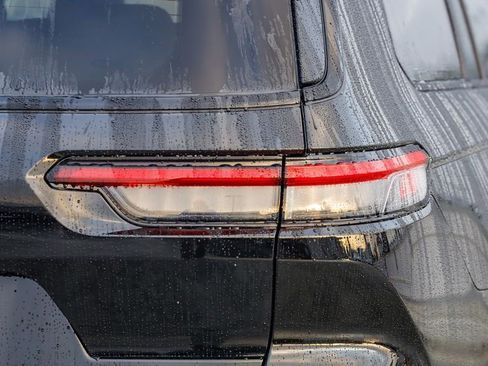 New 2025 Jeep Grand Cherokee L Limited image 10