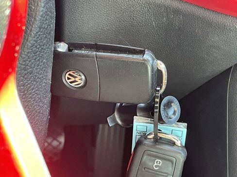 Used 2014 Volkswagen Beetle 2.5 FWD image 49