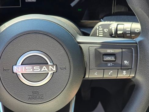 Used 2025 Nissan Kicks SV FWD image 15