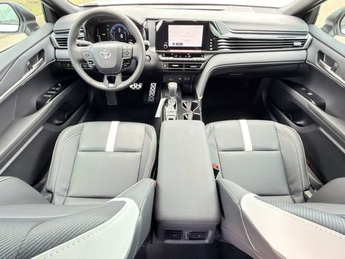 Used 2026 Toyota Camry SE FWD image 12