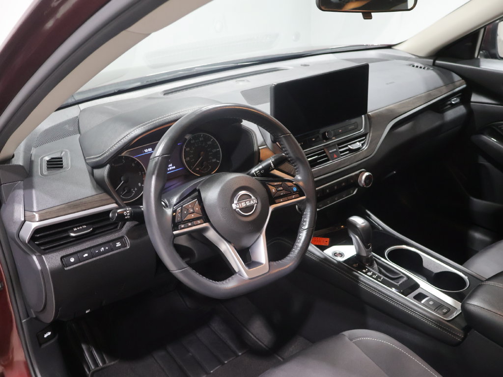 Used 2023 Nissan Altima 2.5 SV w/ SV Premium Package AWD/4WD image 14