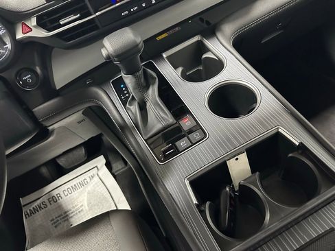 Used 2025 Toyota Sienna LE image 41