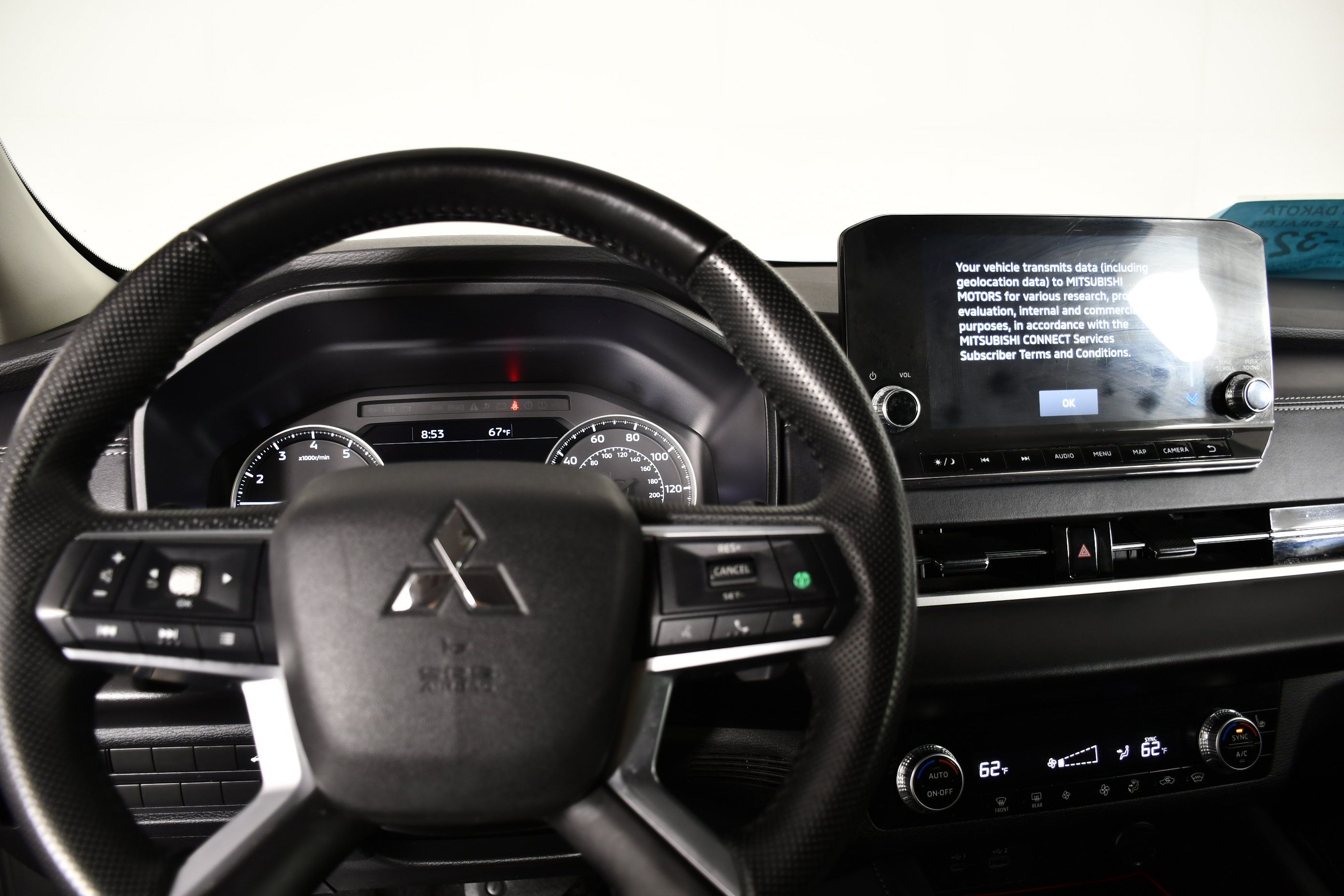 Used 2023 Mitsubishi Outlander SE AWD/4WD image 16