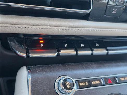 Used 2024 Lincoln Aviator Reserve w/ Equipment Group 201A image 13