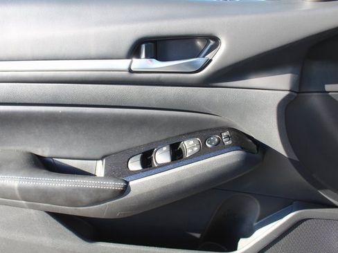 Used 2023 Nissan Altima 2.5 SV image 29