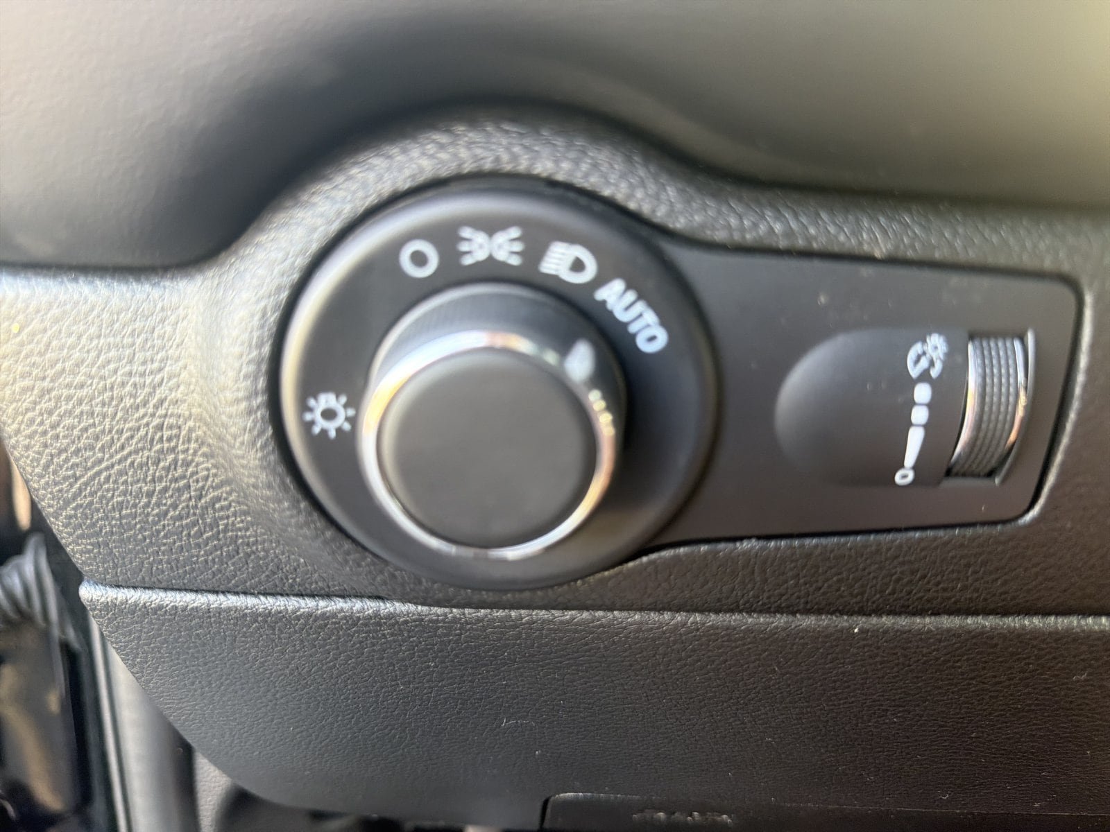 Used 2024 Dodge Durango GT AWD/4WD image 35