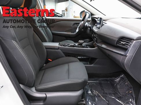 Used 2023 Nissan Rogue S AWD/4WD image 24