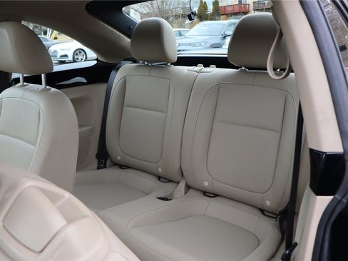 Used 2019 Volkswagen Beetle 2.0T SE w/ SE Premium Package image 26