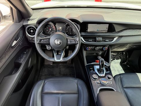 Used 2023 Alfa Romeo Stelvio Sprint RWD image 24