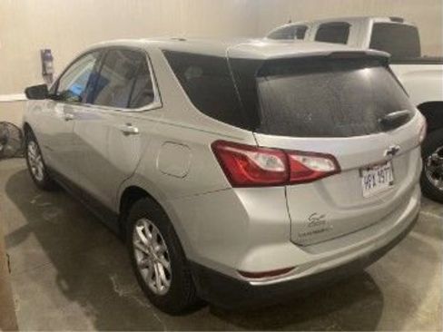 Used 2018 Chevrolet Equinox LT image 3