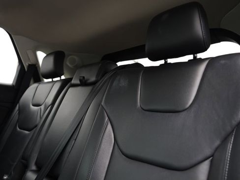 Used 2019 Ford Edge Titanium w/ Cargo Accessory Package AWD/4WD image 19