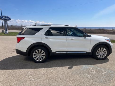 Used 2020 Ford Explorer Limited w/ Class III Trailer Tow Package AWD/4WD image 6