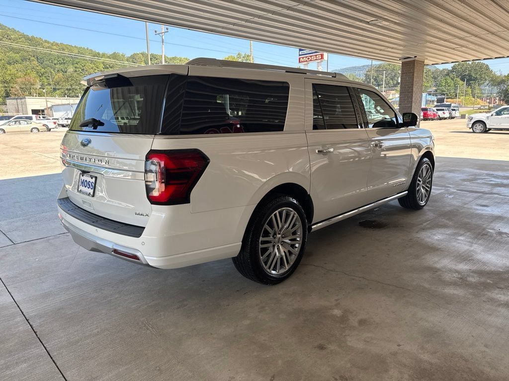 Used 2023 Ford Expedition Max Platinum AWD/4WD image 4