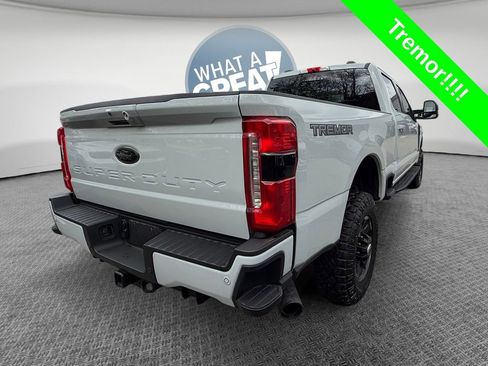 Used 2025 Ford F350 Lariat w/ Lariat Ultimate Package AWD/4WD image 3