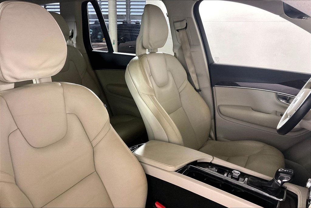 Used 2018 Volvo XC90 T5 Momentum w/ Convenience Package AWD/4WD image 6