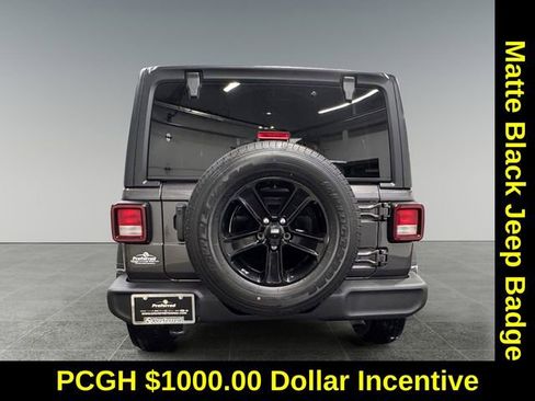Used 2022 Jeep Wrangler Unlimited Sport image 23